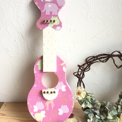 受注制作　おもちゃのギター　動物園　ピンク（対象年齢　４才～） 2枚目の画像