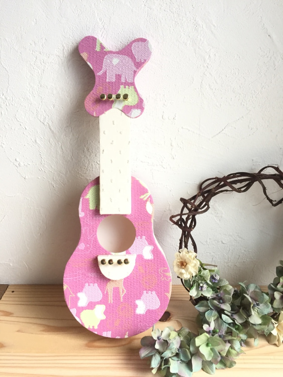 受注制作　おもちゃのギター　動物園　ピンク（対象年齢　４才～） 2枚目の画像