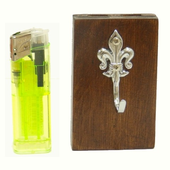 壁掛けフック　リリー型フック使用　シルバー　壁にガンタッカーで止める仕様　木工品　賃貸し可 人気・おすすめ｜使いやすい・旅行におすすめ 品質保証 全国発送 在庫限り