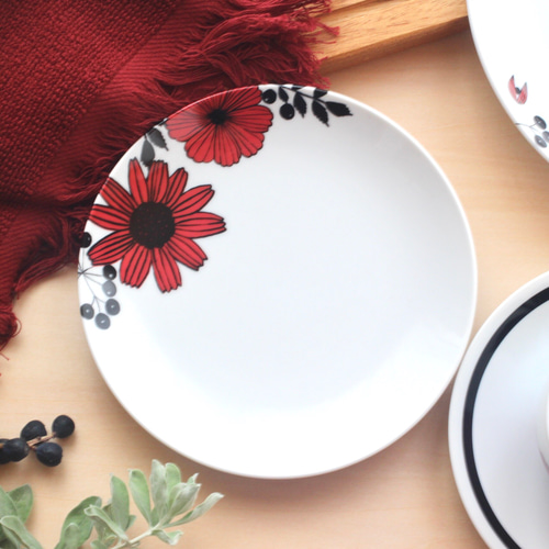 1月限定最終セール♡未使用品♡ヘレンド小花柄パーティプレート プレート 21cm ノルディックフラワー 磁器 美濃焼 日本製 （ 食洗機