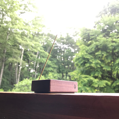 無垢の木のインセンスホルダー（お香立て） ディフューザー・アロマ