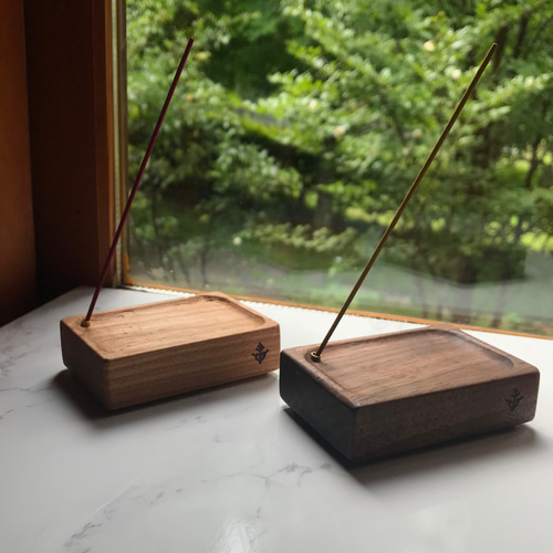 無垢の木のインセンスホルダー（お香立て） ディフューザー・アロマ