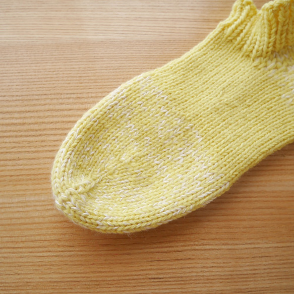ﾛﾃﾞﾝｼｱ くるぶし丈の極暖ソックス【primrose yellow】 24～26cm 冬の靴下 ルームシューズ 温活 3枚目の画像