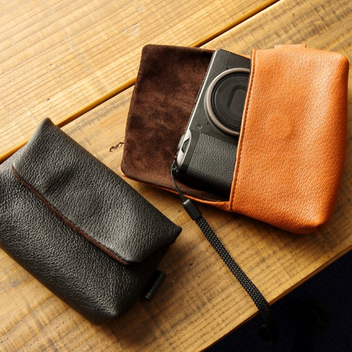 RUSSETY》コンパクトカメラ用レザーカメラケース ブラック カメラ
