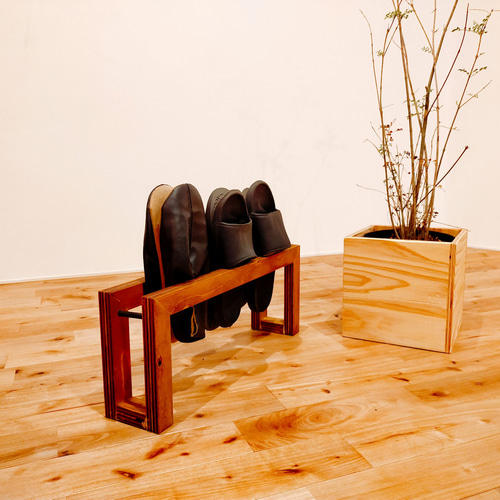 □すっきりシンプルなスリッパラック／国産杉／ラック／スリッパ／収納