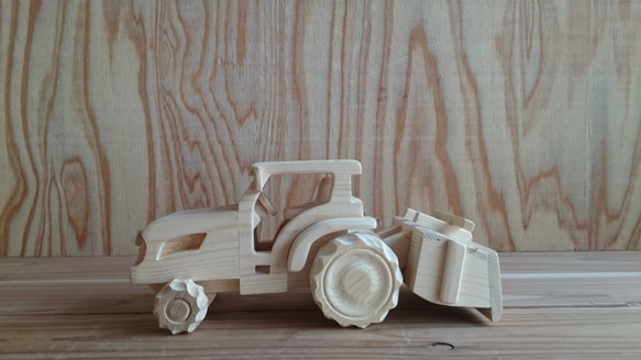 手作り　木のおもちゃ『トラクター』　 2枚目の画像
