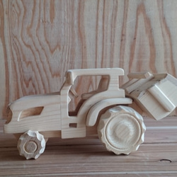 手作り　木のおもちゃ『トラクター』　 3枚目の画像