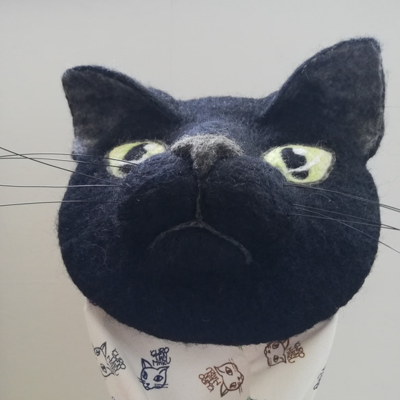 羊毛フェルトの壁掛け黒猫 6枚目の画像