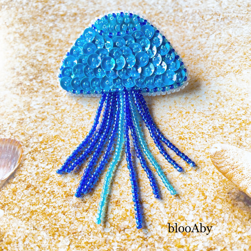 クラゲのブローチ ビーズ刺繍ブローチ ブローチ blooAby 通販｜Creema