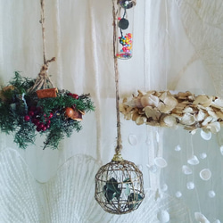 【SoldOut】K.モミの木ミニフライングリース紫陽花フライングリースとボトルフラワー付きの冬のクリスマスオーナメント 5枚目の画像