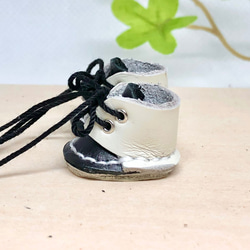 革細工　ローカット丸ブーツ　一足　leather craft miniature boots. 2枚目の画像