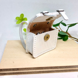 革細工　リュック型かばん　横幅5センチ　一つ　miniature. 2枚目の画像