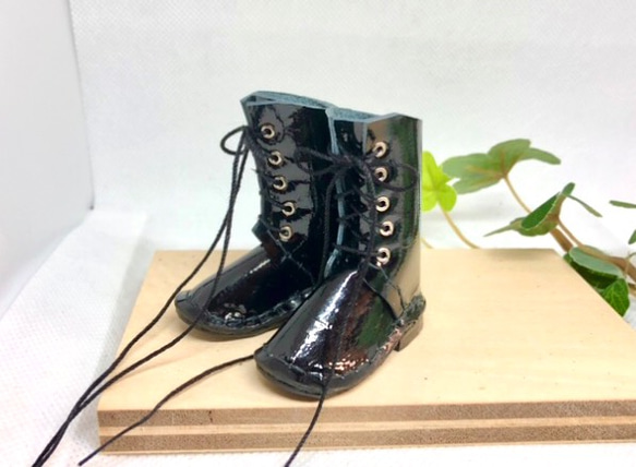 森き　編み上げブーツ　一足　leather craft miniature  boots. 1枚目の画像