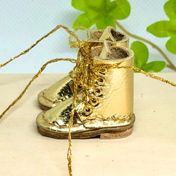 革細工　ミニチュアロングブーツ　金　leather craft miniature boots. 2枚目の画像