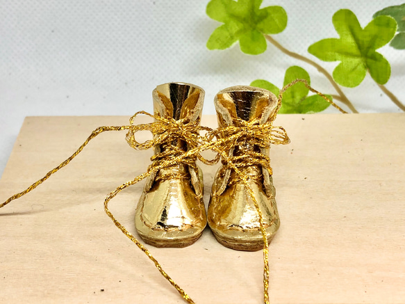 革細工　ミニチュアロングブーツ　金　leather craft miniature boots. 3枚目の画像