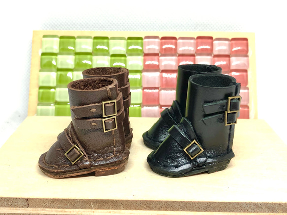 革細工　2ストラップエンジニアブーツ　一足　miniature  boots. 1枚目の画像