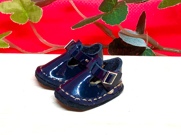 革細工　ミニチュアエナメルシューズ　miniature shoes. 2枚目の画像