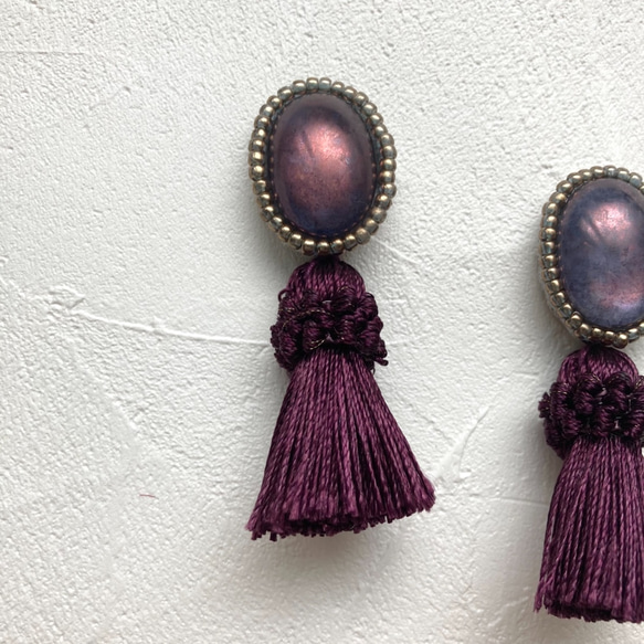 【tassel -ボルドー-】イヤリング/ピアス(チェコガラス使用、ビーズ刺繍、タッセル) 3枚目の画像