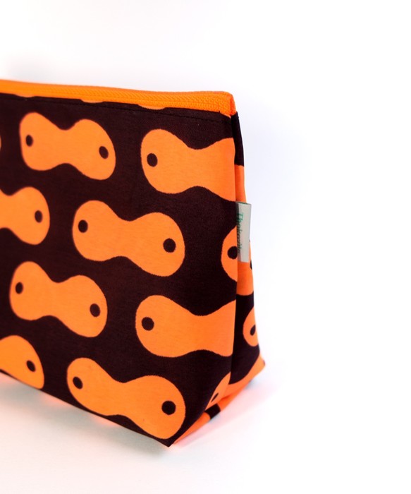 NEON ORANGE TRAVEL POUCH 第3張的照片