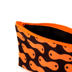 NEON ORANGE TRAVEL POUCH 第4張的照片