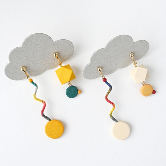 まきまきくねくねピアス/イヤリング（イエロー） 3枚目の画像