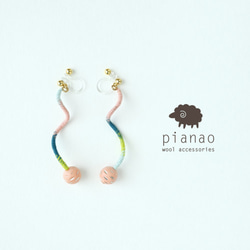 まきまきくねくねピアス/イヤリング（ピンク） 1枚目の画像