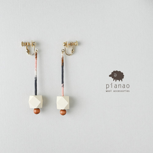 まきまきスティックピアス/イヤリング（ホワイト） 1枚目の画像