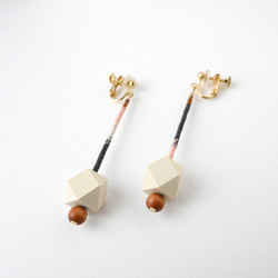 まきまきスティックピアス/イヤリング（ホワイト） 2枚目の画像