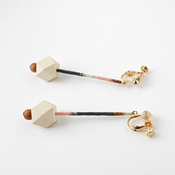 まきまきスティックピアス/イヤリング（ホワイト） 3枚目の画像