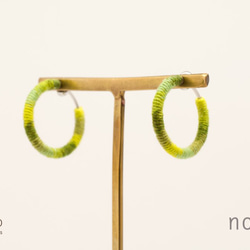 まきまきフープイヤリング（グリーン）　【受注制作】 2枚目の画像