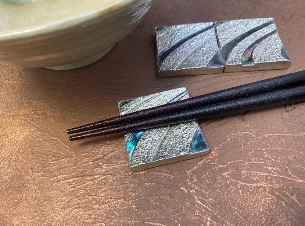 みなも　箸置き 3点セット　[錫鋳物＋螺鈿]