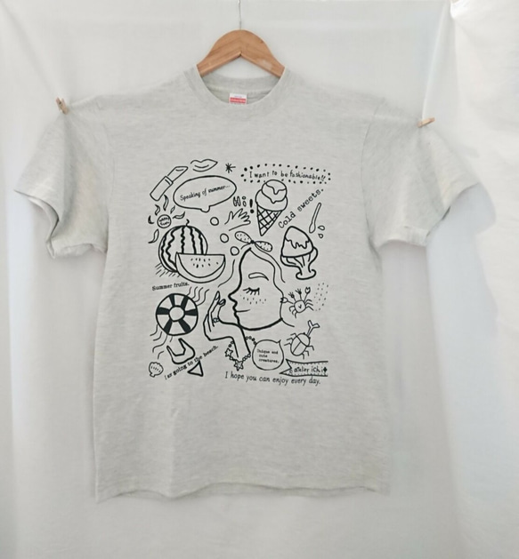 アトリエichiオリジナル！夏をぎゅっと詰め込んだ✨楽しいプリントtシャツ※生地色オートミール×ブラック 2枚目の画像