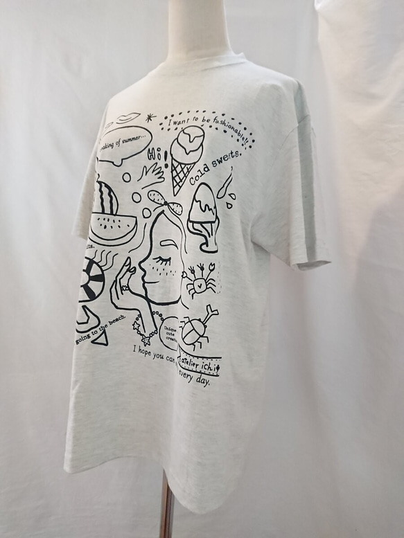 アトリエichiオリジナル！夏をぎゅっと詰め込んだ✨楽しいプリントtシャツ※生地色オートミール×ブラック 4枚目の画像