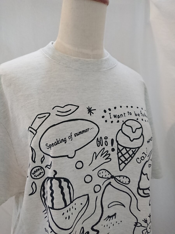 アトリエichiオリジナル！夏をぎゅっと詰め込んだ✨楽しいプリントtシャツ※生地色オートミール×ブラック 7枚目の画像