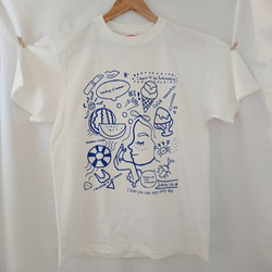 アトリエichiオリジナル！夏をぎゅっと詰め込んだ✨楽しいプリントtシャツ※生地色バニラホワイト×ブルー 1枚目の画像