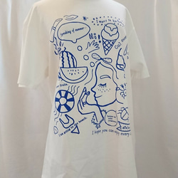 アトリエichiオリジナル！夏をぎゅっと詰め込んだ✨楽しいプリントtシャツ※生地色バニラホワイト×ブルー 3枚目の画像