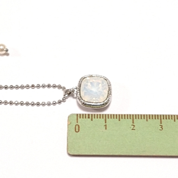 一粒のネックレス【スワロ】ホワイトオパール 3枚目の画像