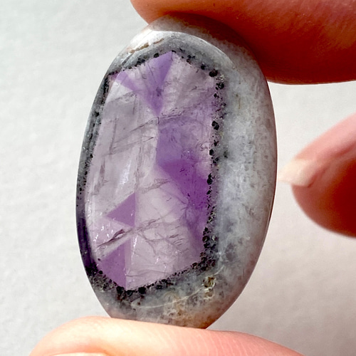 【鉱物標本】アトミックアメジスト 18.03ct アトミックアメジスト Atomic Amethyst その他アート