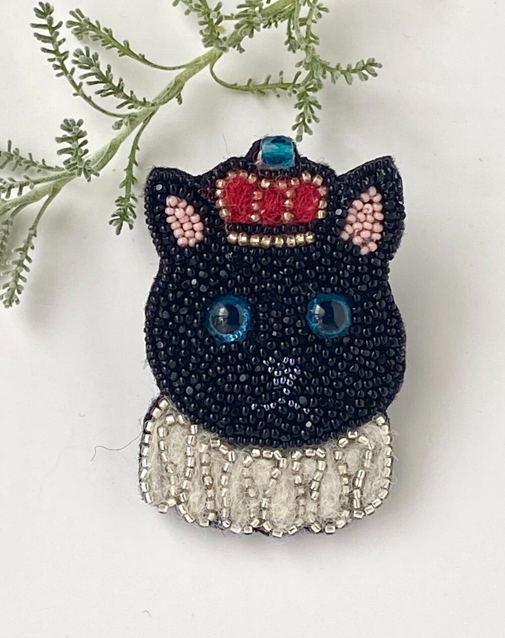 ☆ブローチ☆ 秋の砂漠黒猫レジン