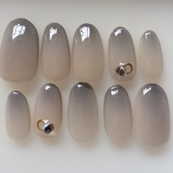 PULNAILS STUDIO グレーグラデーションネイルチップ 現品限り/お買い得品☆グレーグラデーションネイルチップ ネイル