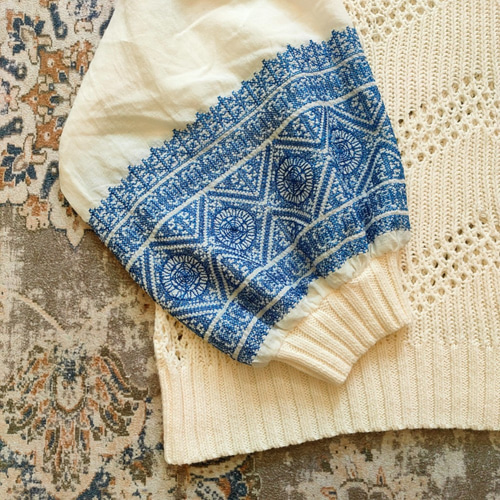 ハンドメイド　セーター　一点物 ⚡️リメイク⚡️刺繍袖ホワイトニットセーター ニット・セーター