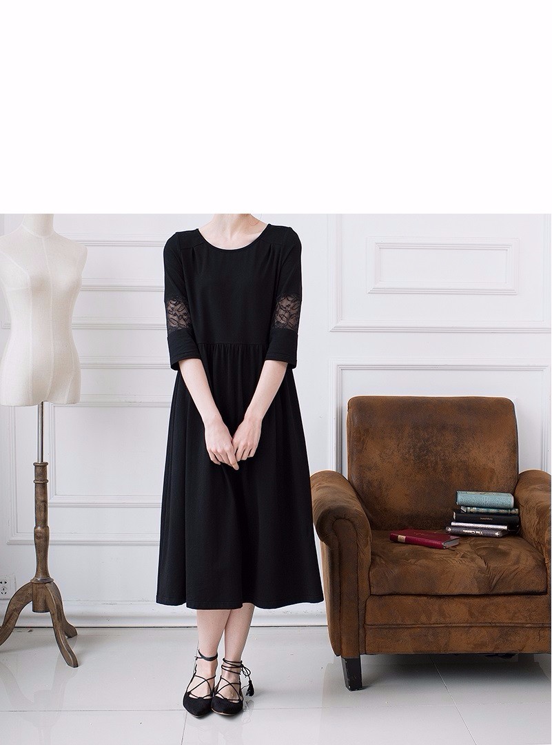 【M】ブラックレース付シンプルな大人可愛いワンピース♪