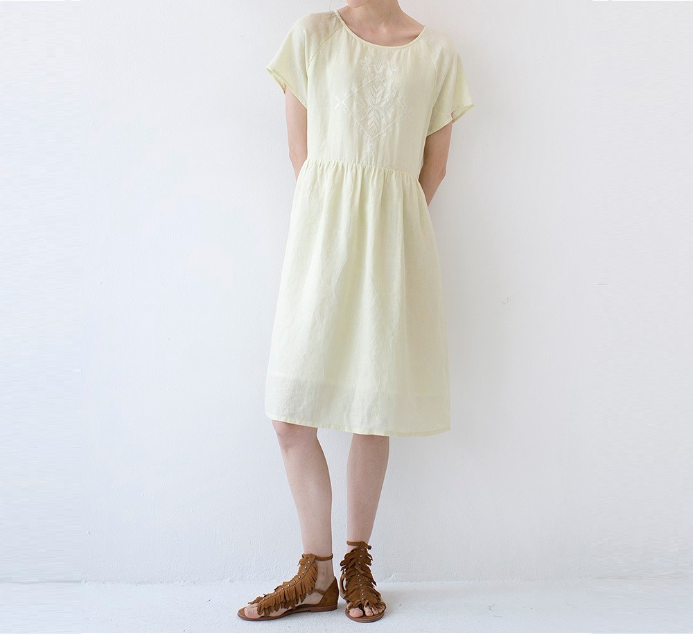 【M】刺繍入り裏地付爽やかな大人可愛い半袖ワンピース♪