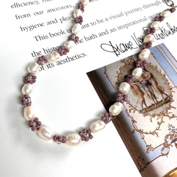 Flowerビーズネックレス / pearl × purple 3枚目の画像