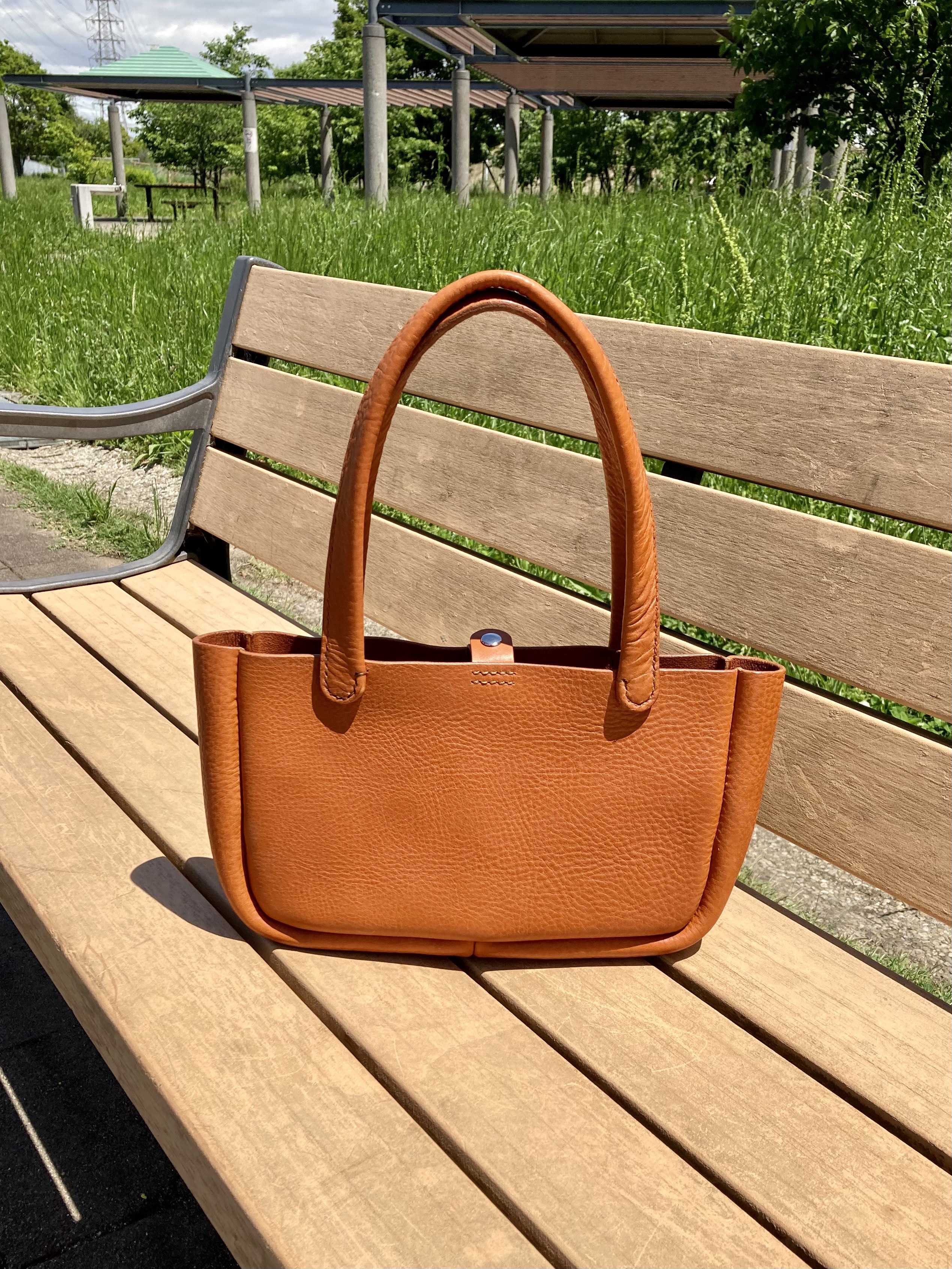 ✴︎Ｗell✴︎ ★SALE 16,000円→10,000円1点限り★可愛くどっしりトート　ヌメ革　本革　手縫い