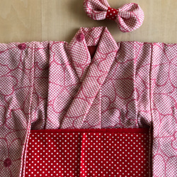 正絹　子供の袷着物と髪飾り　かわいいピンクのお花に絞り染め 1枚目の画像