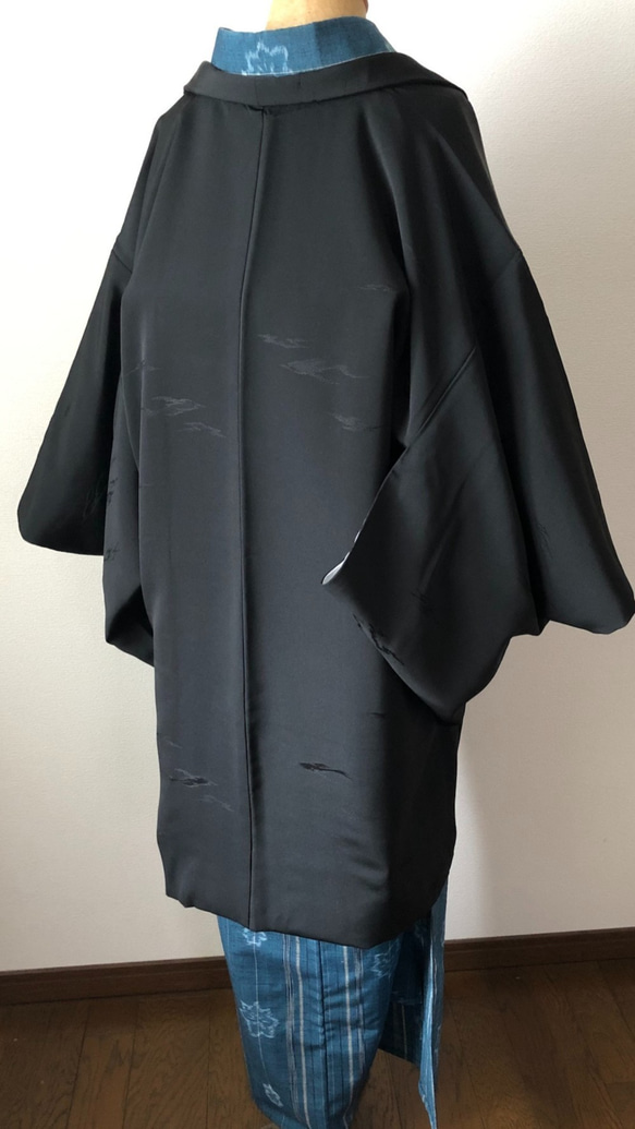 正絹　袷羽織　黒紋付地の紋抜き　ブラックジャケット風に 7枚目の画像