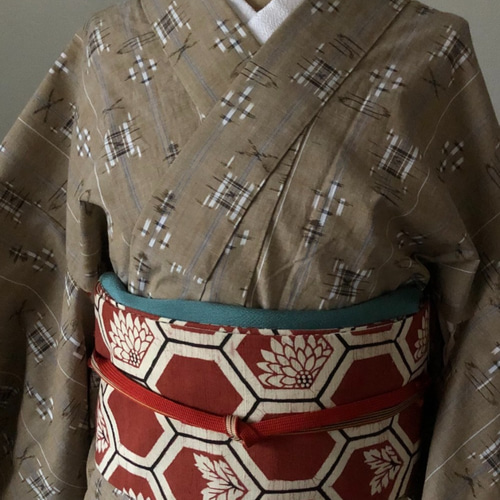 半額SALE‼️ 新品　博多織　名古屋帯　正絹　反物　亀甲柄　着物　帯　花小紋 正絹 作り名古屋帯 亀甲模様のなかに春秋の菊柄 和装小物（帯