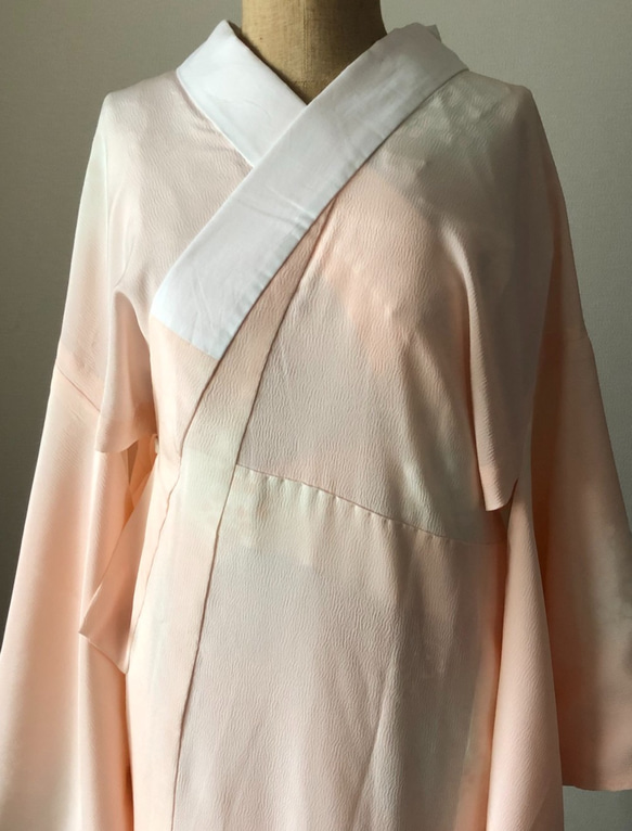 正絹　袷長襦袢　ベビーピンクにぼかしの梅柄　無双袖　居敷あて付き 2枚目の画像