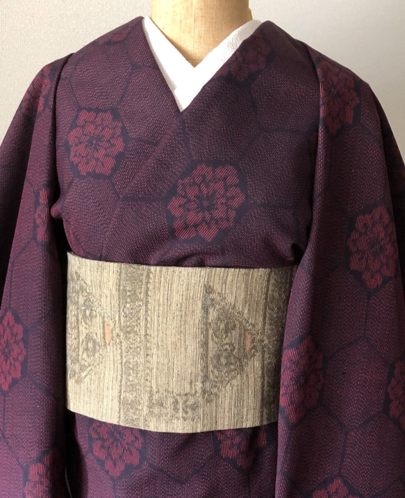 口コミ・レビューで人気商品を探そう オーダーメイド結城紬 正絹 袷長着 さまだや 着物 亀甲枠に花柄 着物・浴衣